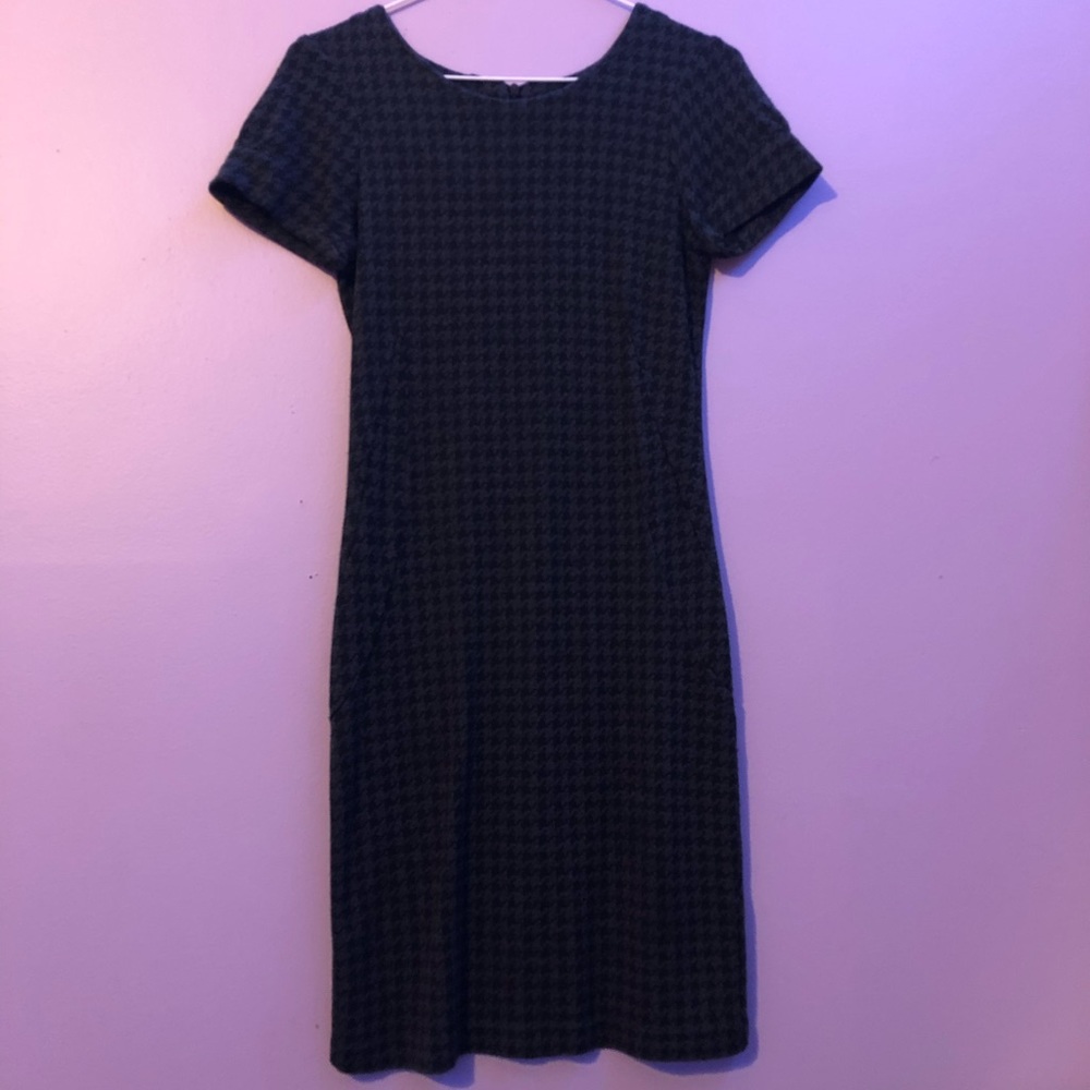 Women’s dress